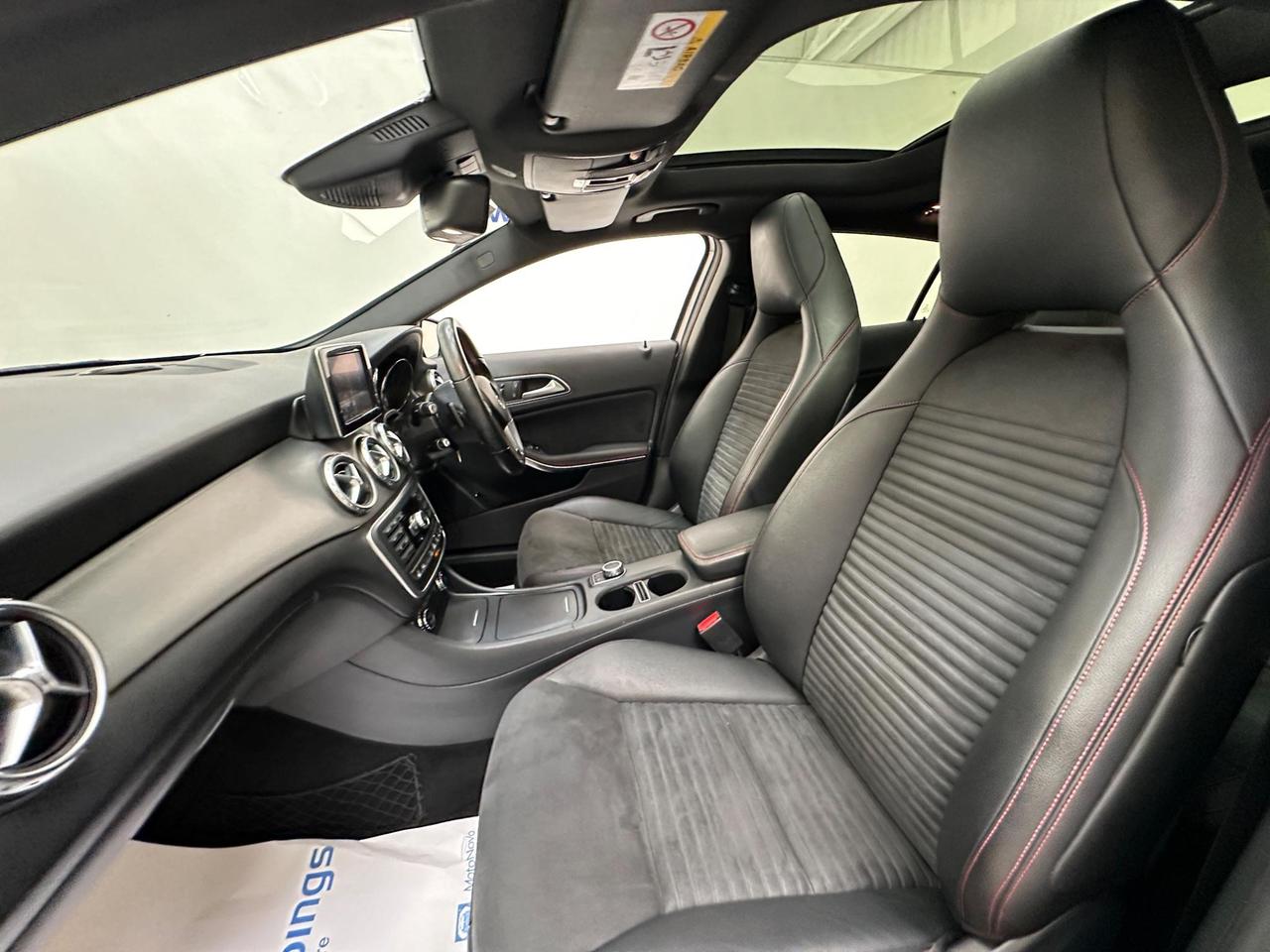 Mercedes-Benz GLA EY15HRN