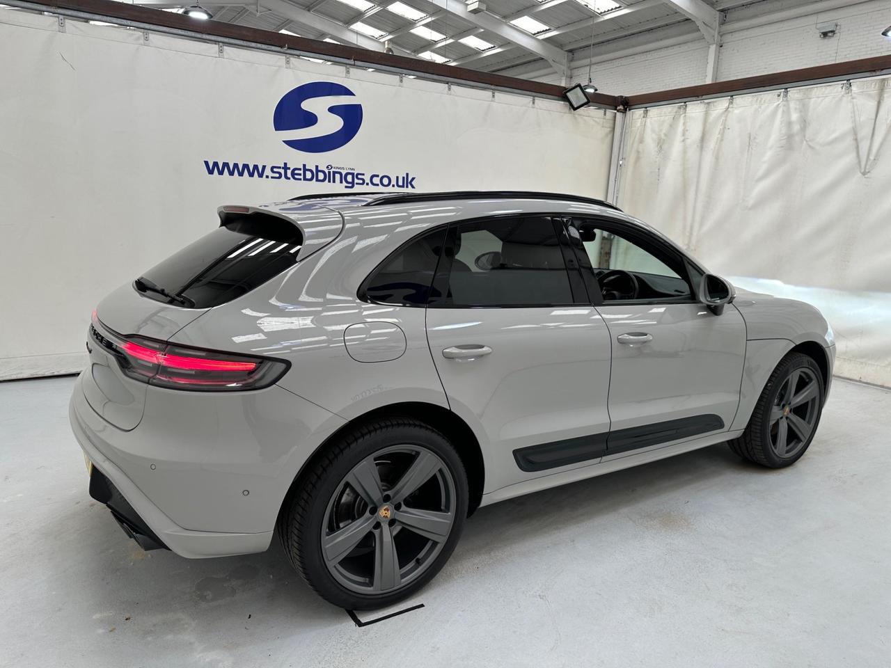 Porsche Macan SM22PHN