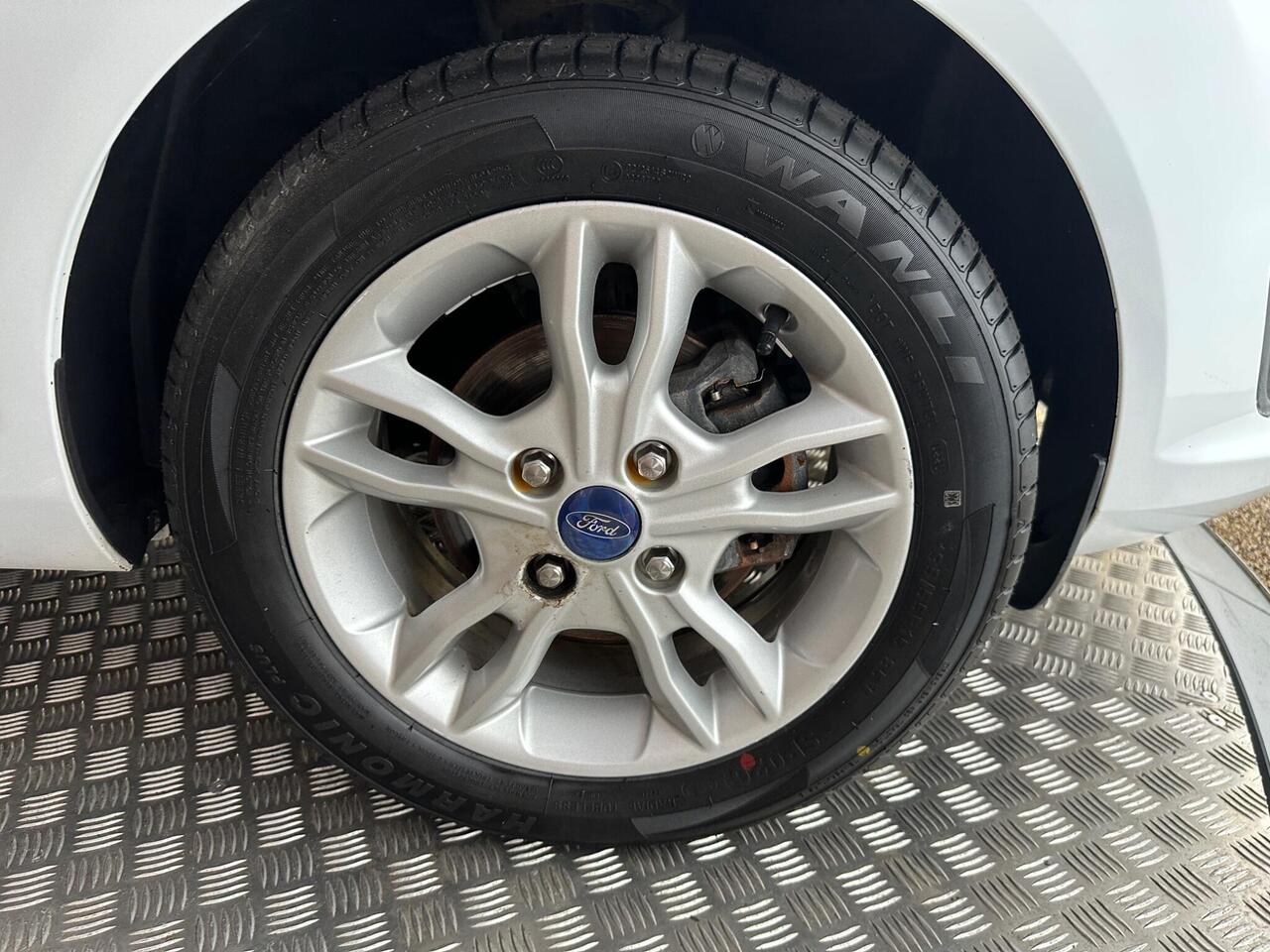 Ford Fiesta DX64JFU