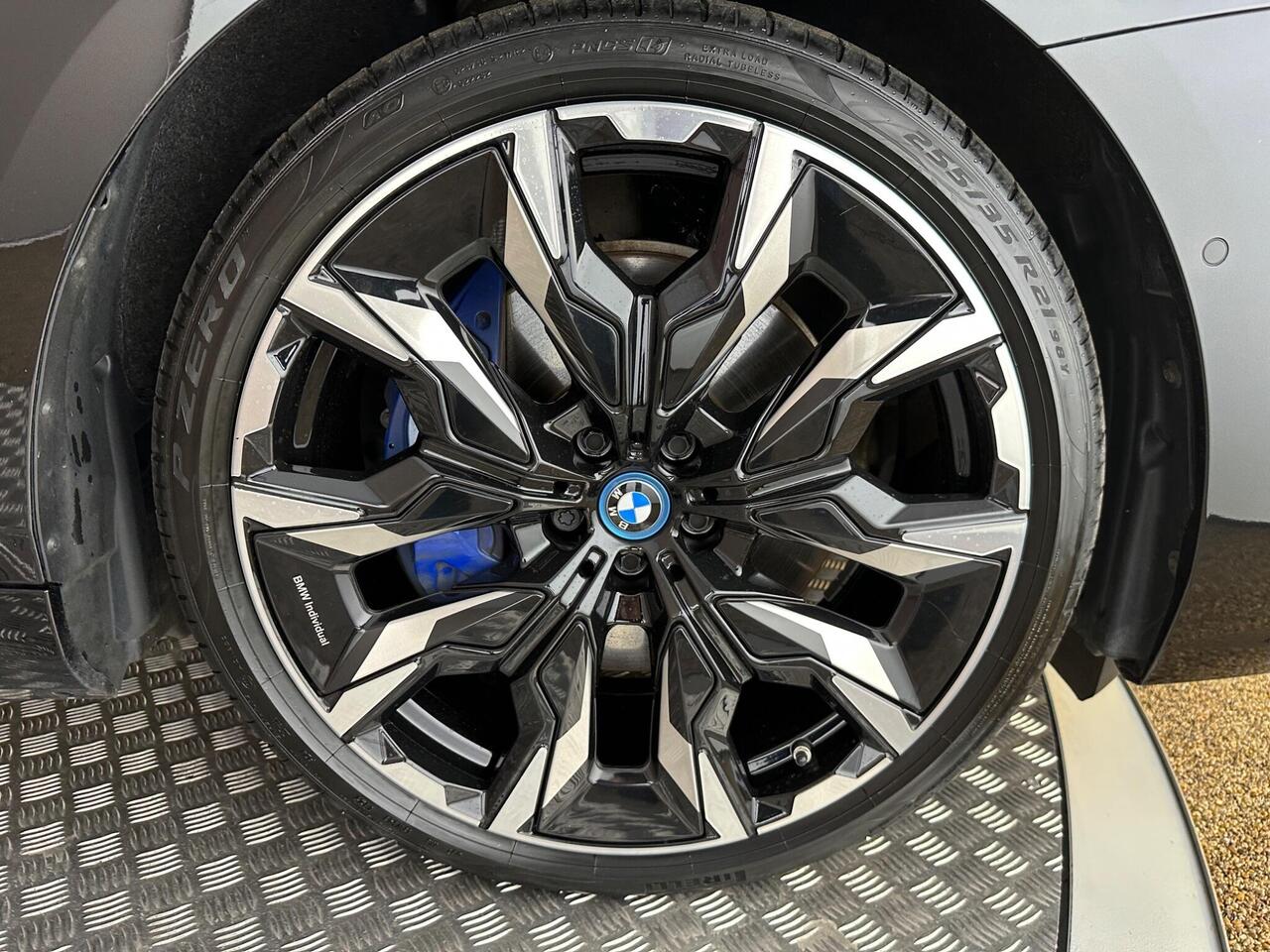 BMW i5 AO25HRK