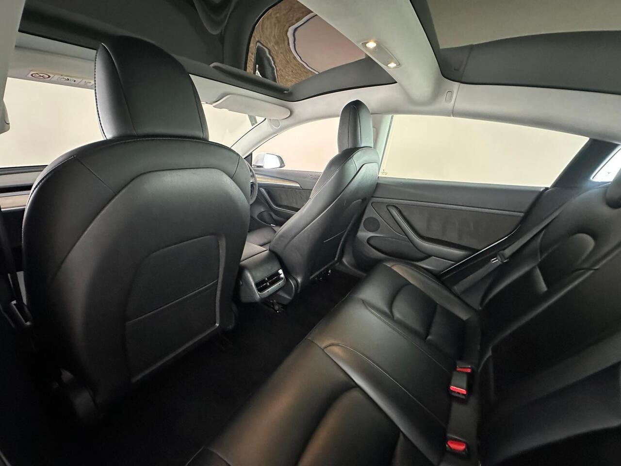 Tesla Model 3 AF72UYZ