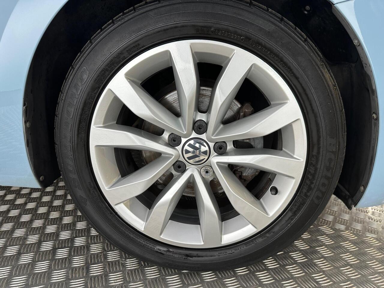 Volkswagen Beetle BT63YJE