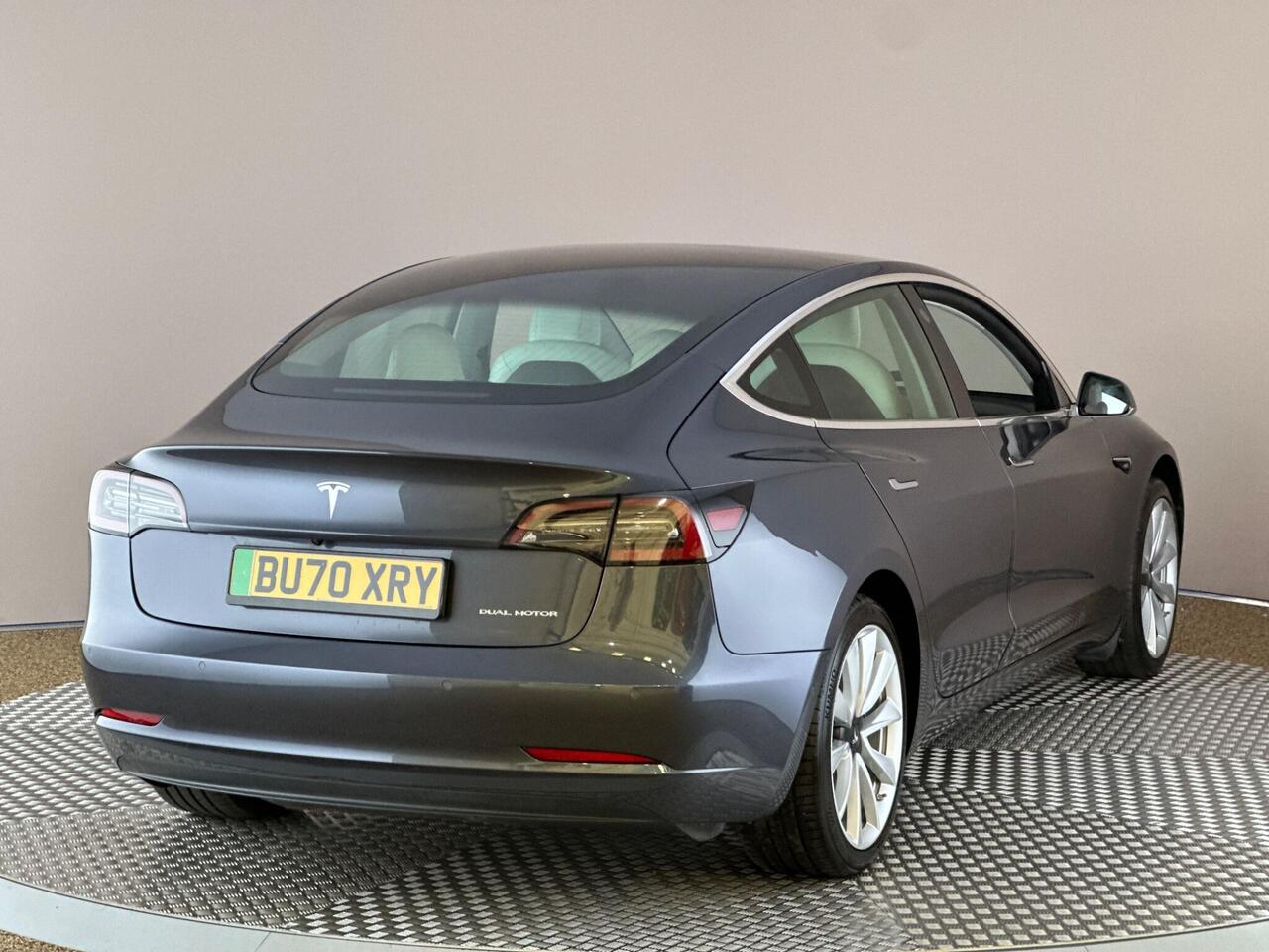 Tesla Model 3 BU70XRY