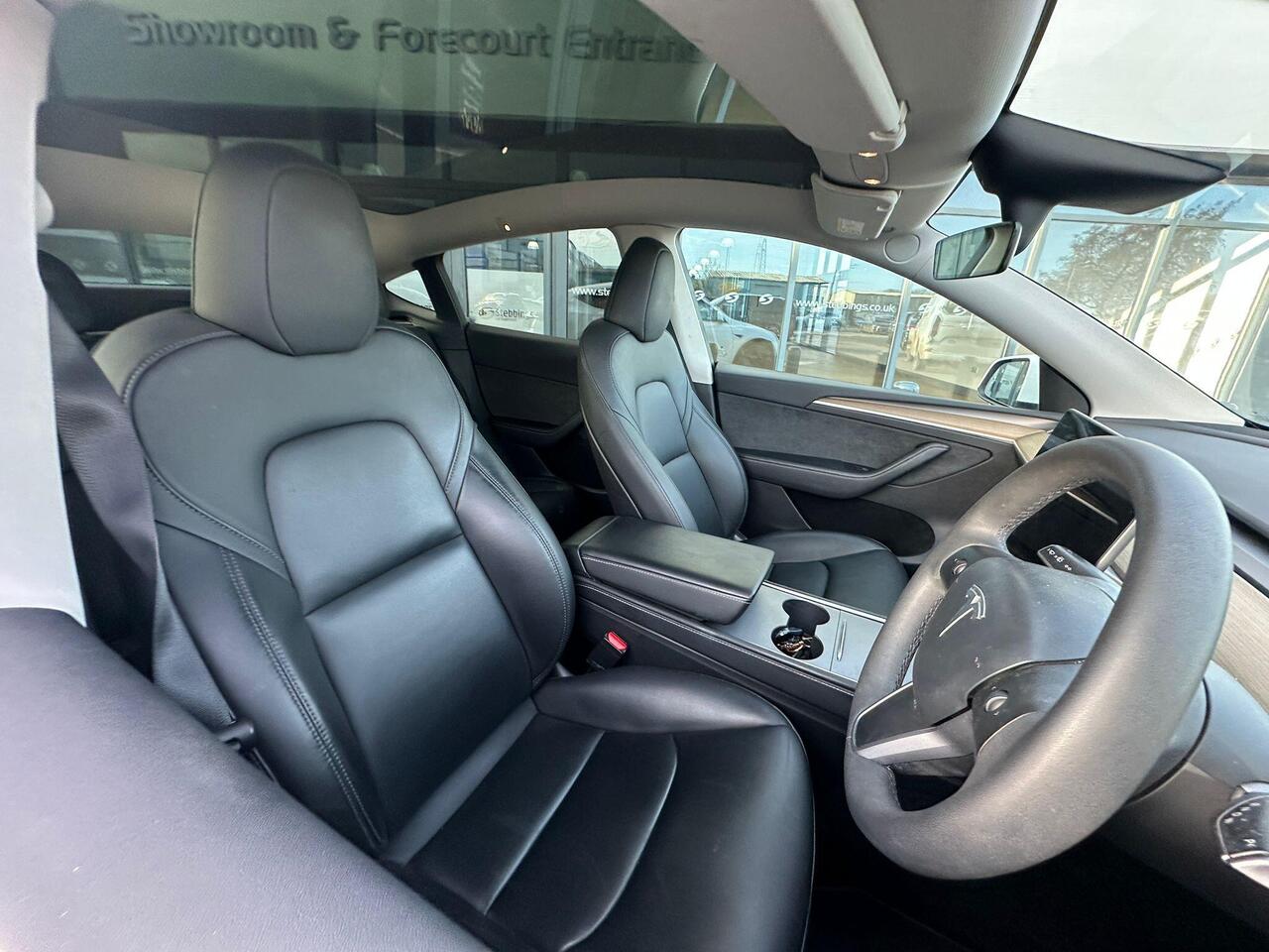 Tesla Model Y GJ72RNV