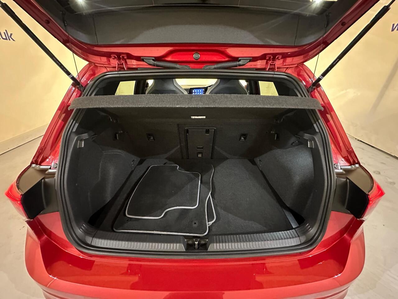 Volkswagen Golf AO22OUP