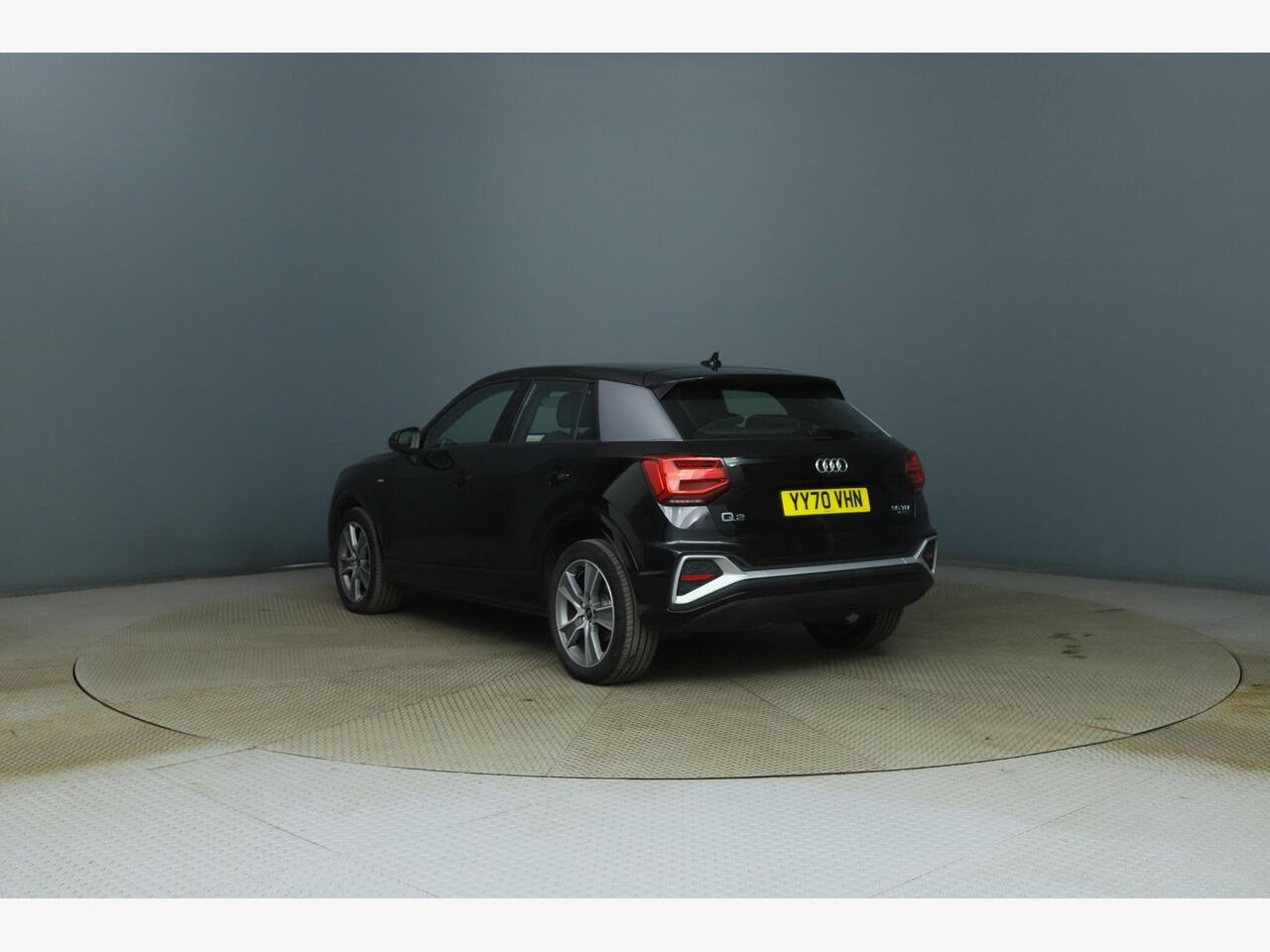 Audi Q2 YY70VHN