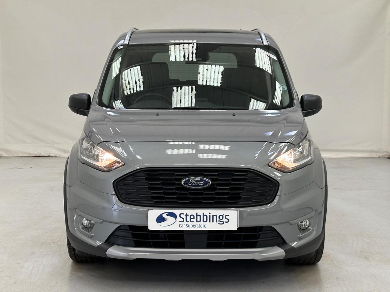 Ford Grand Tourneo Connect CN22PDZ
