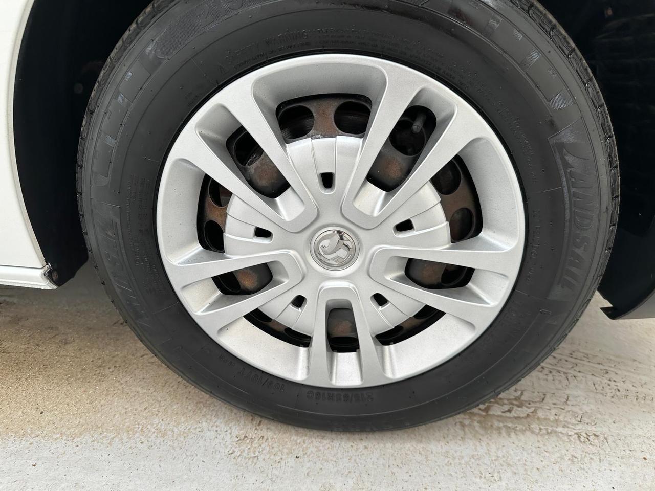Vauxhall Vivaro DT70GHH