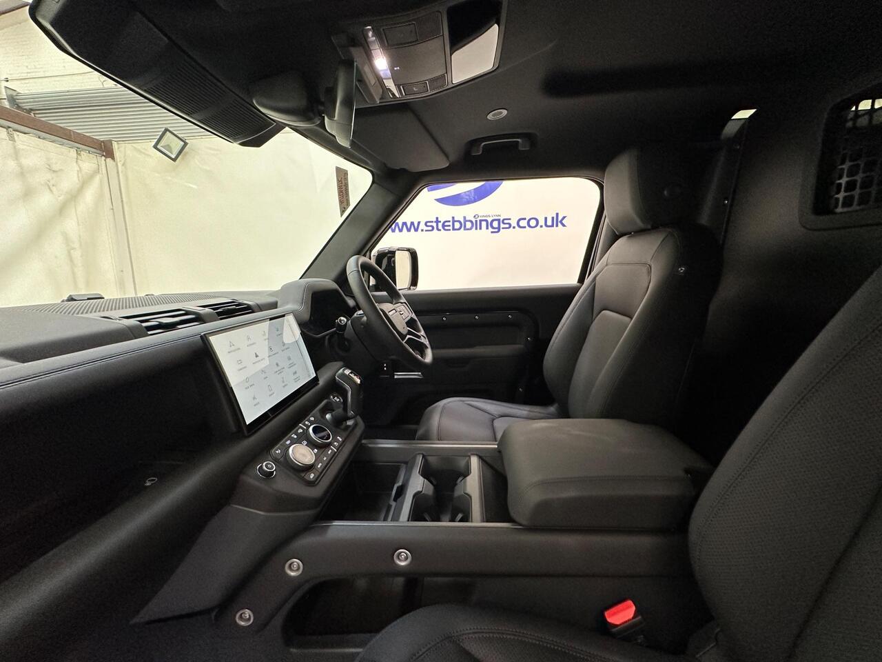 Land Rover Defender 90 HK25JCO