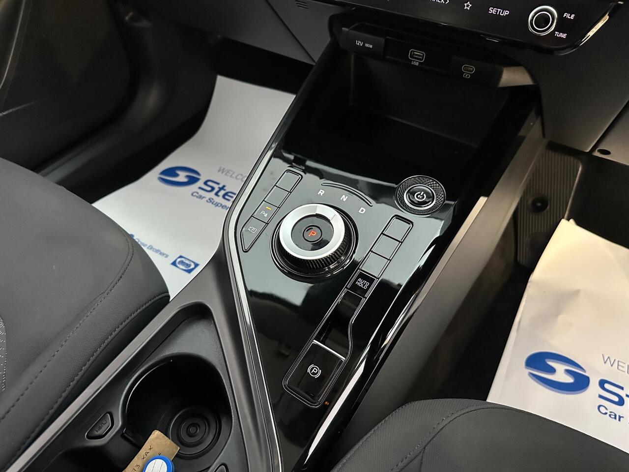 Kia Niro LS73XAX