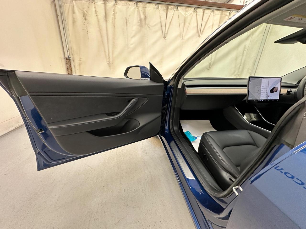 Tesla Model 3 AK20CWM