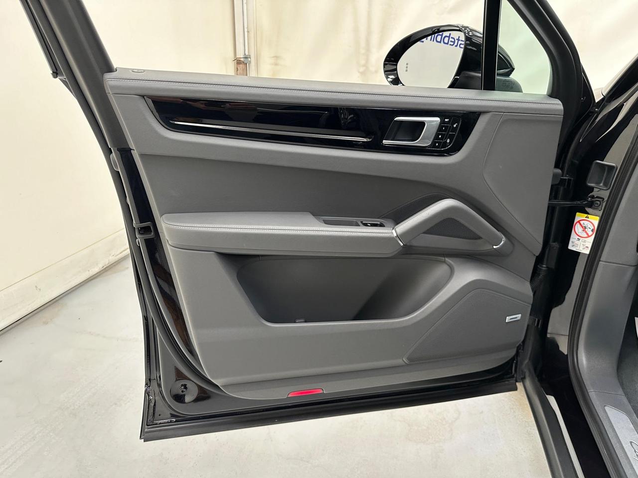 Porsche Cayenne AK18UXX