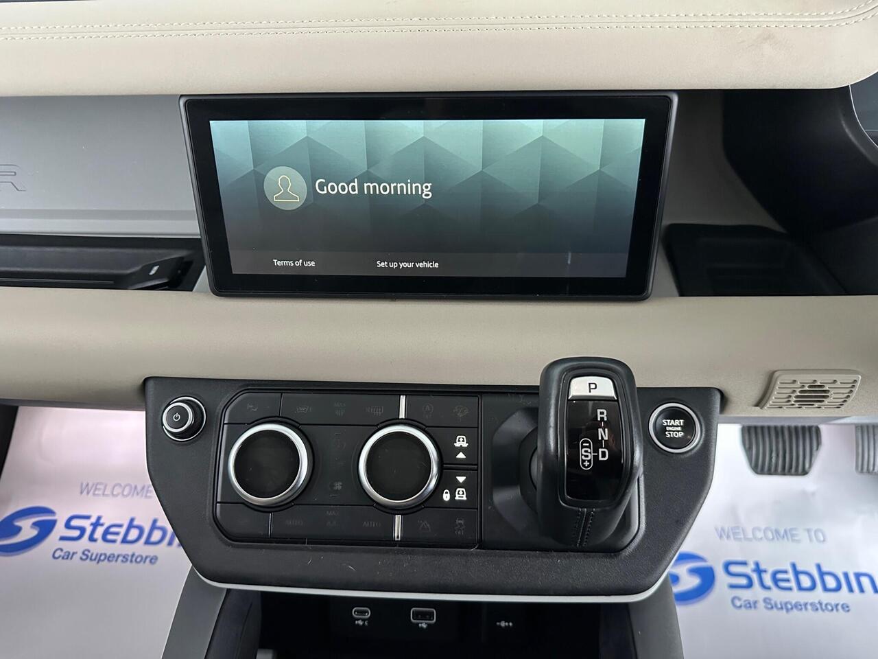 Land Rover Defender 110 OY20YDU