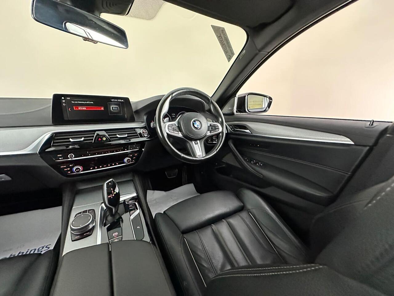 BMW 5 Series YJ19VDG