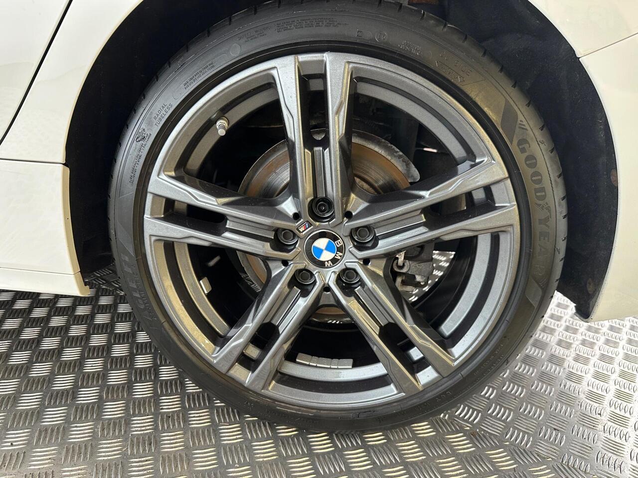 BMW 1 Series AP21DWZ