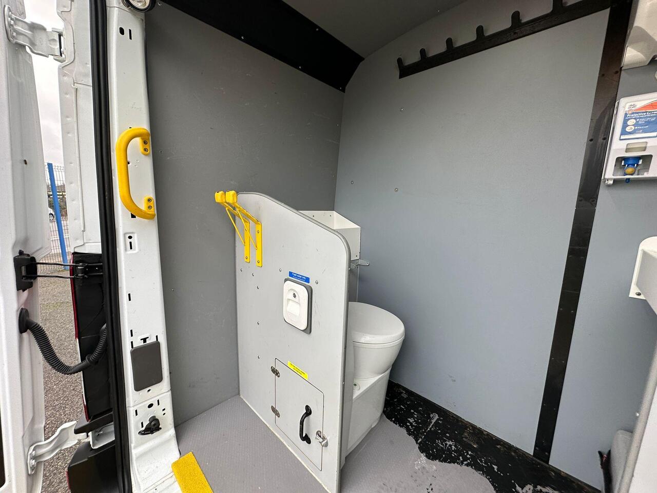 Ford Transit WP72GWJ