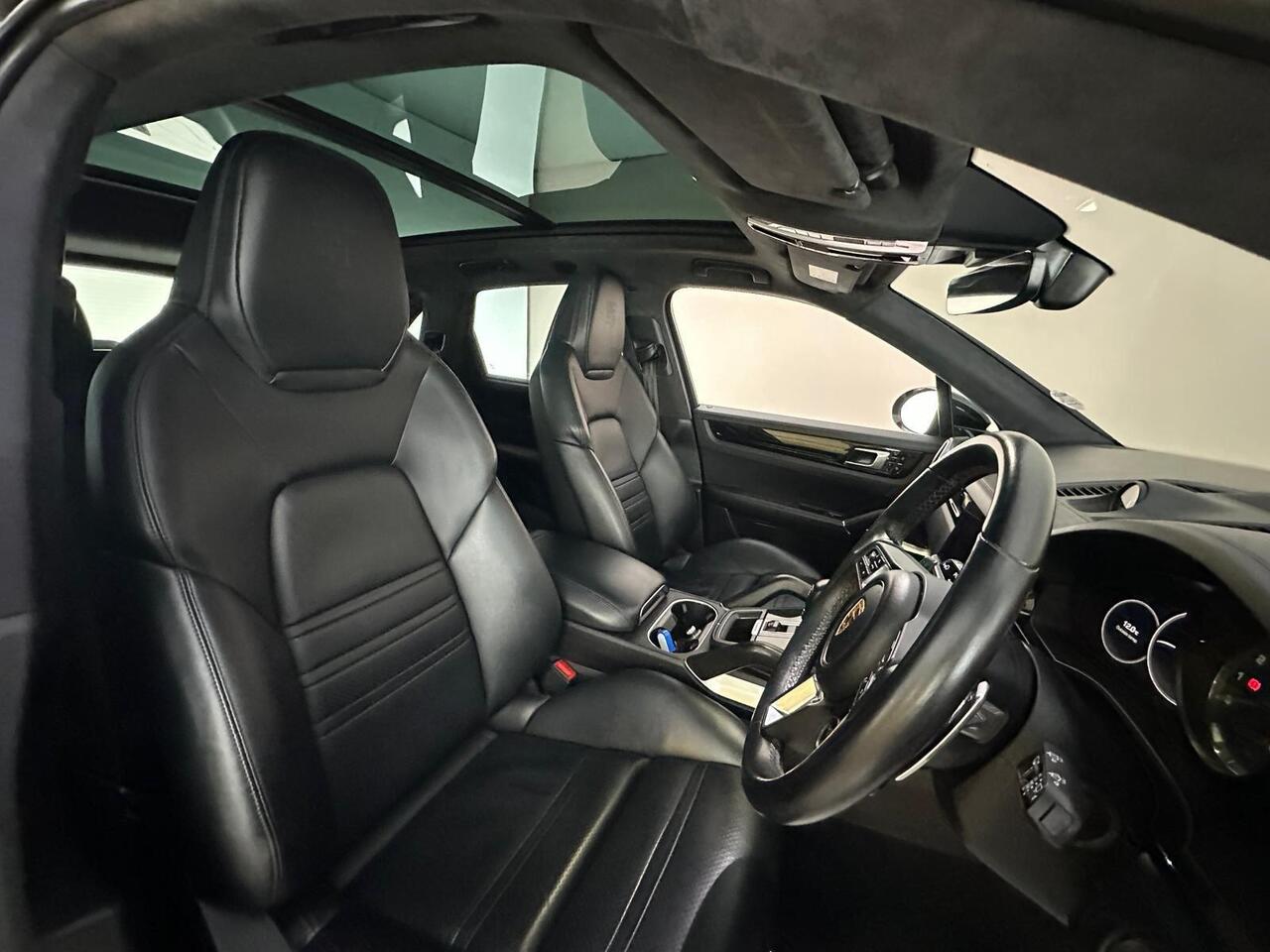 Porsche Cayenne SW69BKY