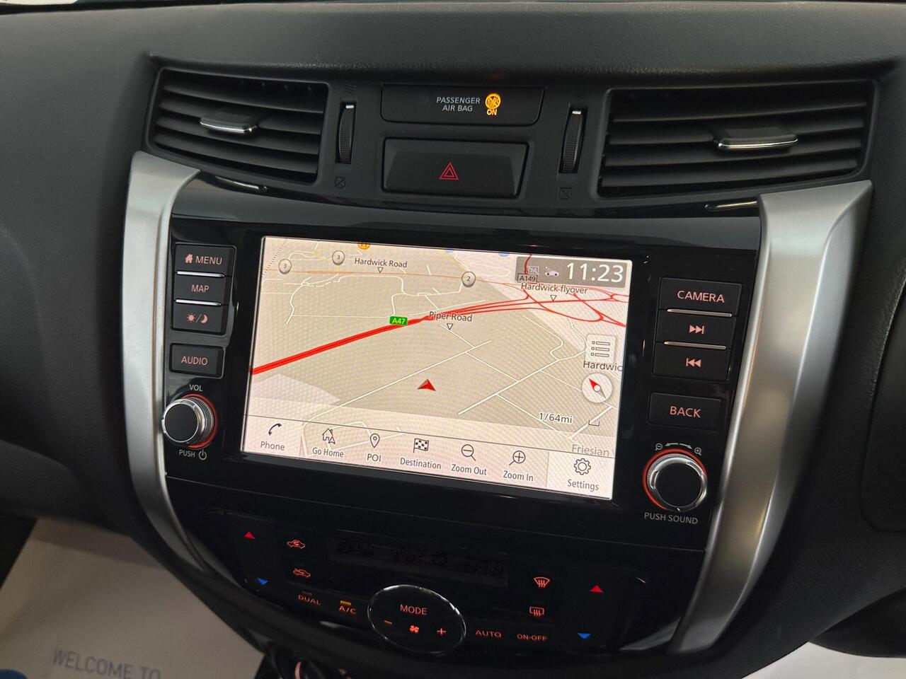 Nissan Navara BK70YHX