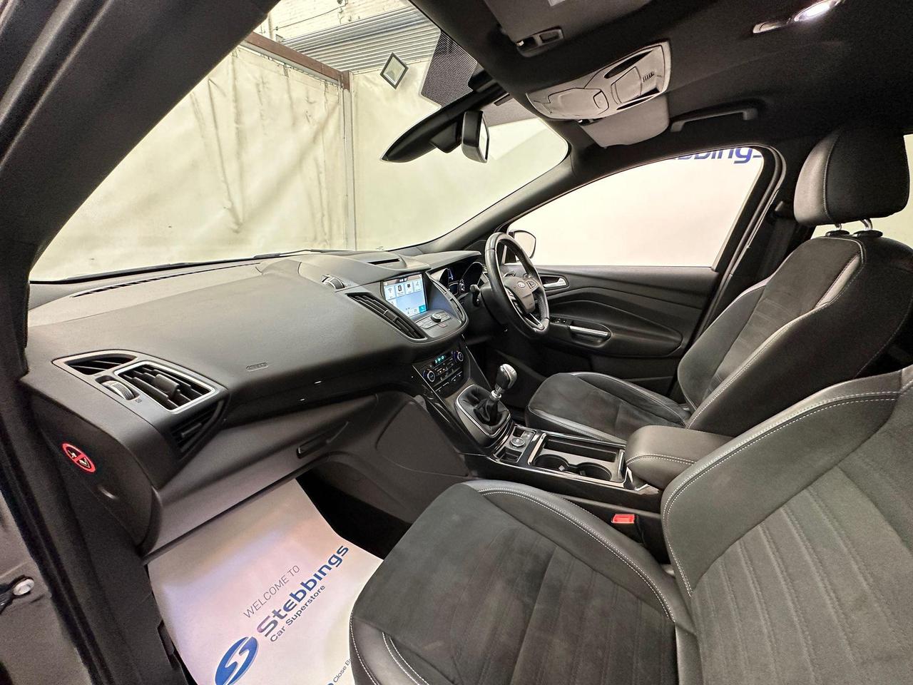 Ford Kuga AY17NRV