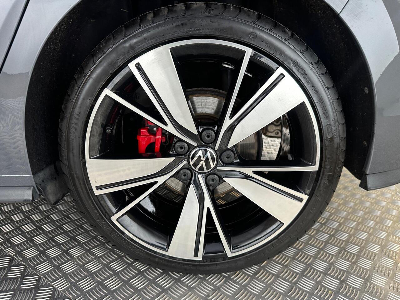 Volkswagen Golf DF70SFV