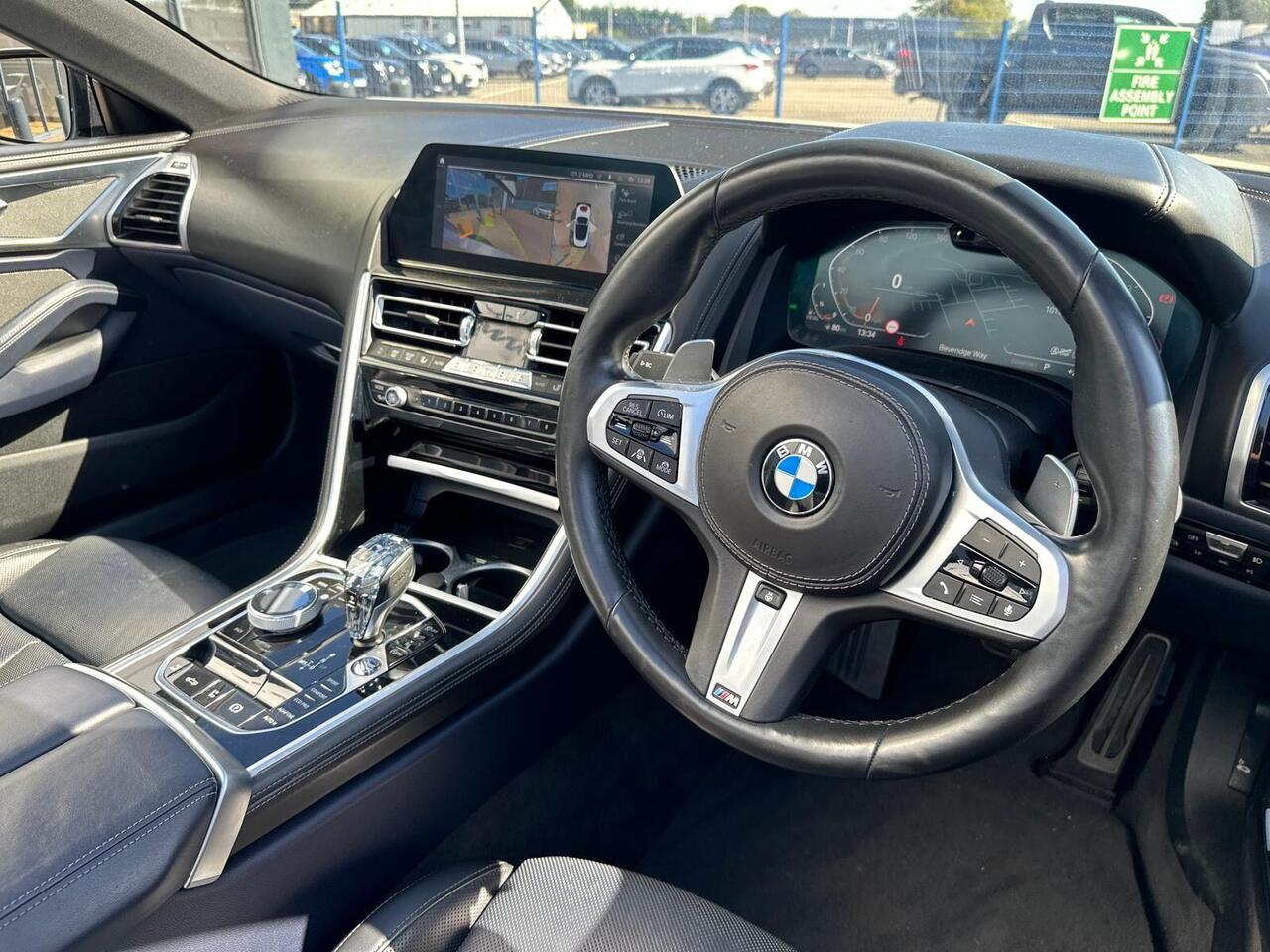 BMW 8 Series YJ19VVH