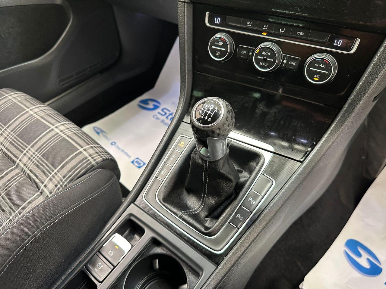 Volkswagen Golf DG14UAA