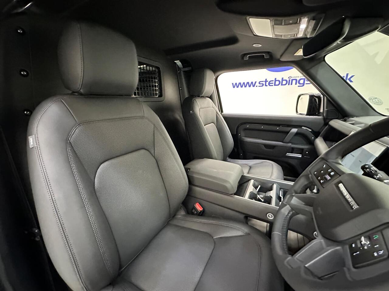 Land Rover Defender 90 HK25JCO