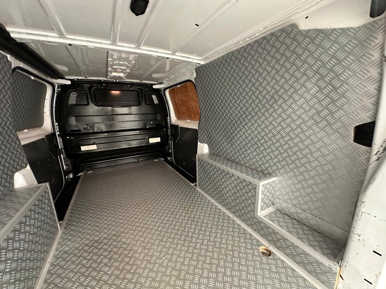 Vauxhall Vivaro DT70GHH