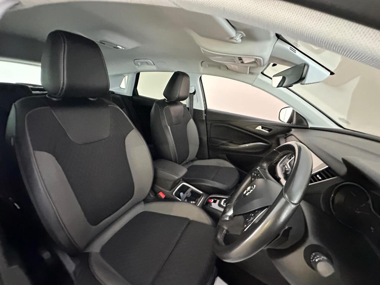 Vauxhall Grandland X DN70HKY