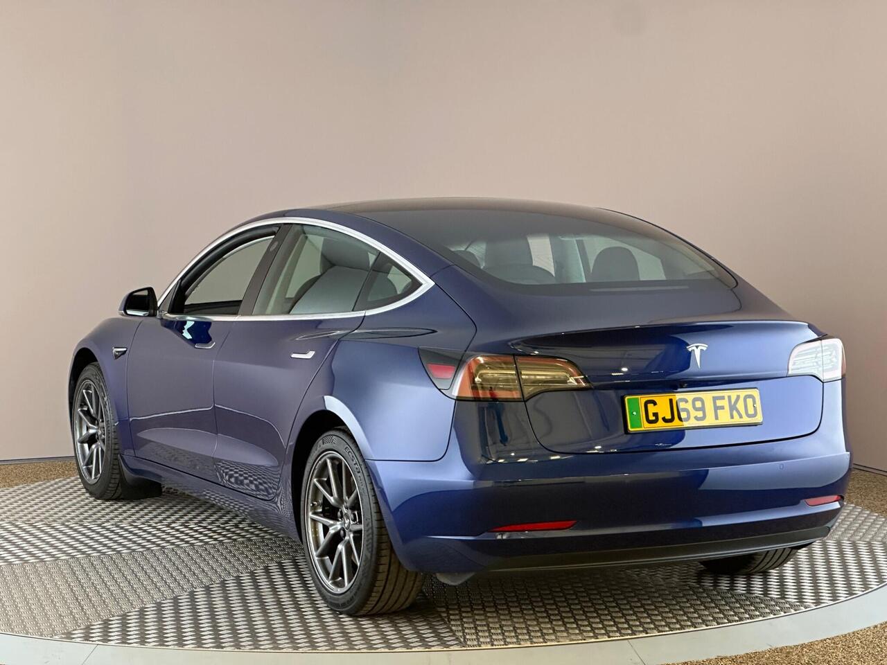 Tesla Model 3 GJ69FKO