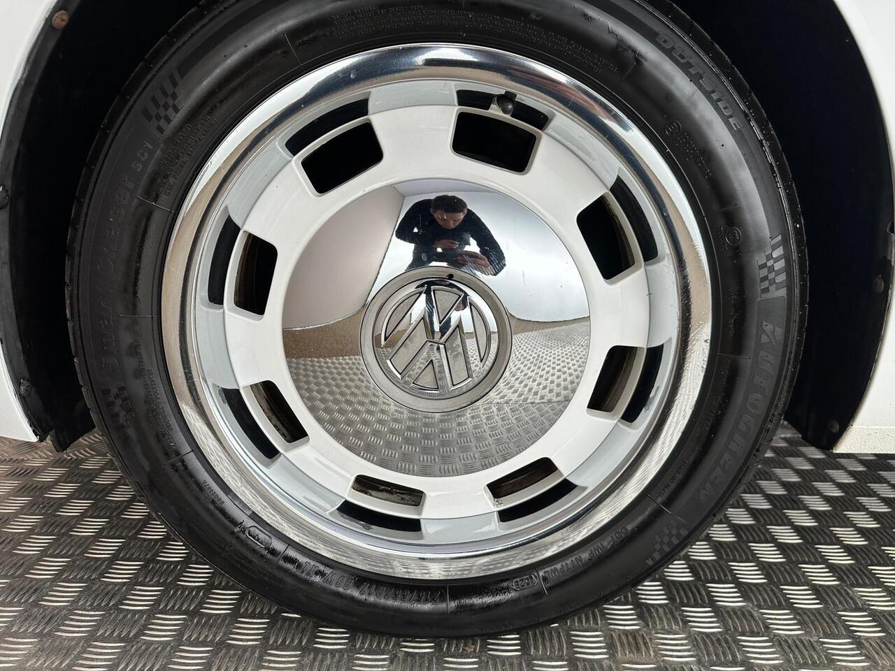 Volkswagen Beetle NA64UNW