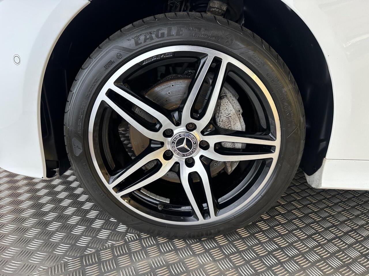 Mercedes-Benz E Class YD67CEF