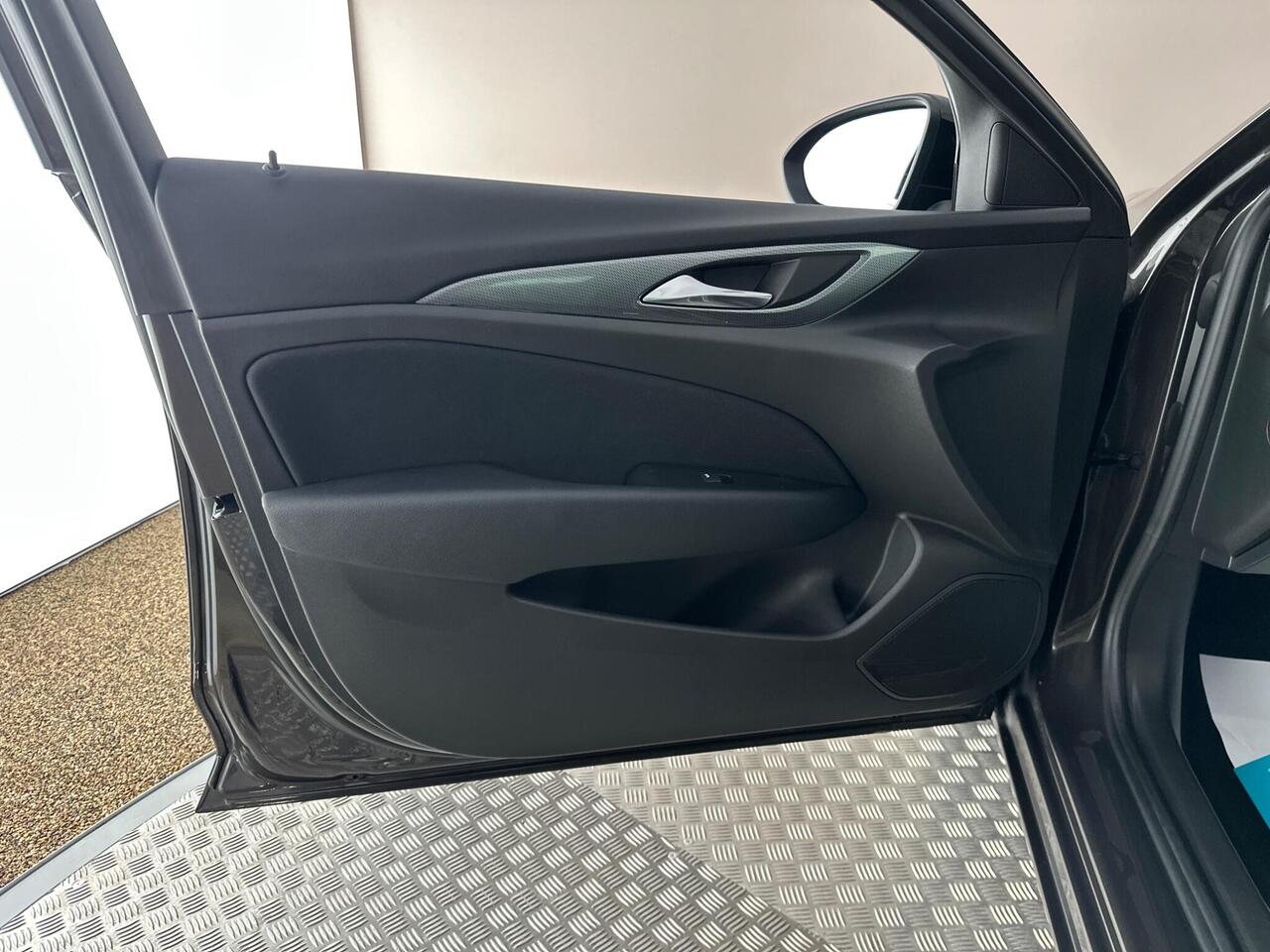 Vauxhall Insignia VO71HRZ