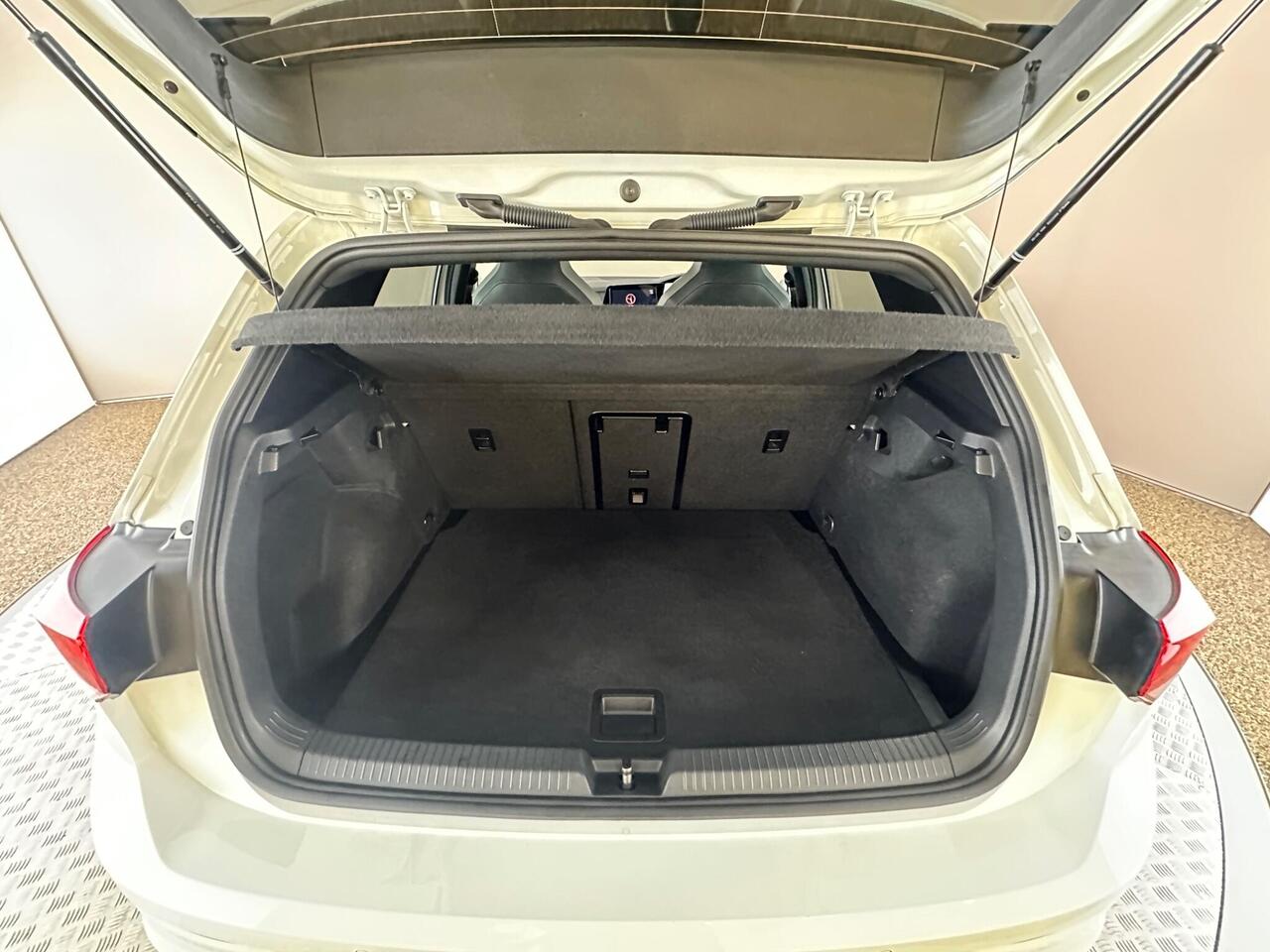 Volkswagen Golf VK23WGN