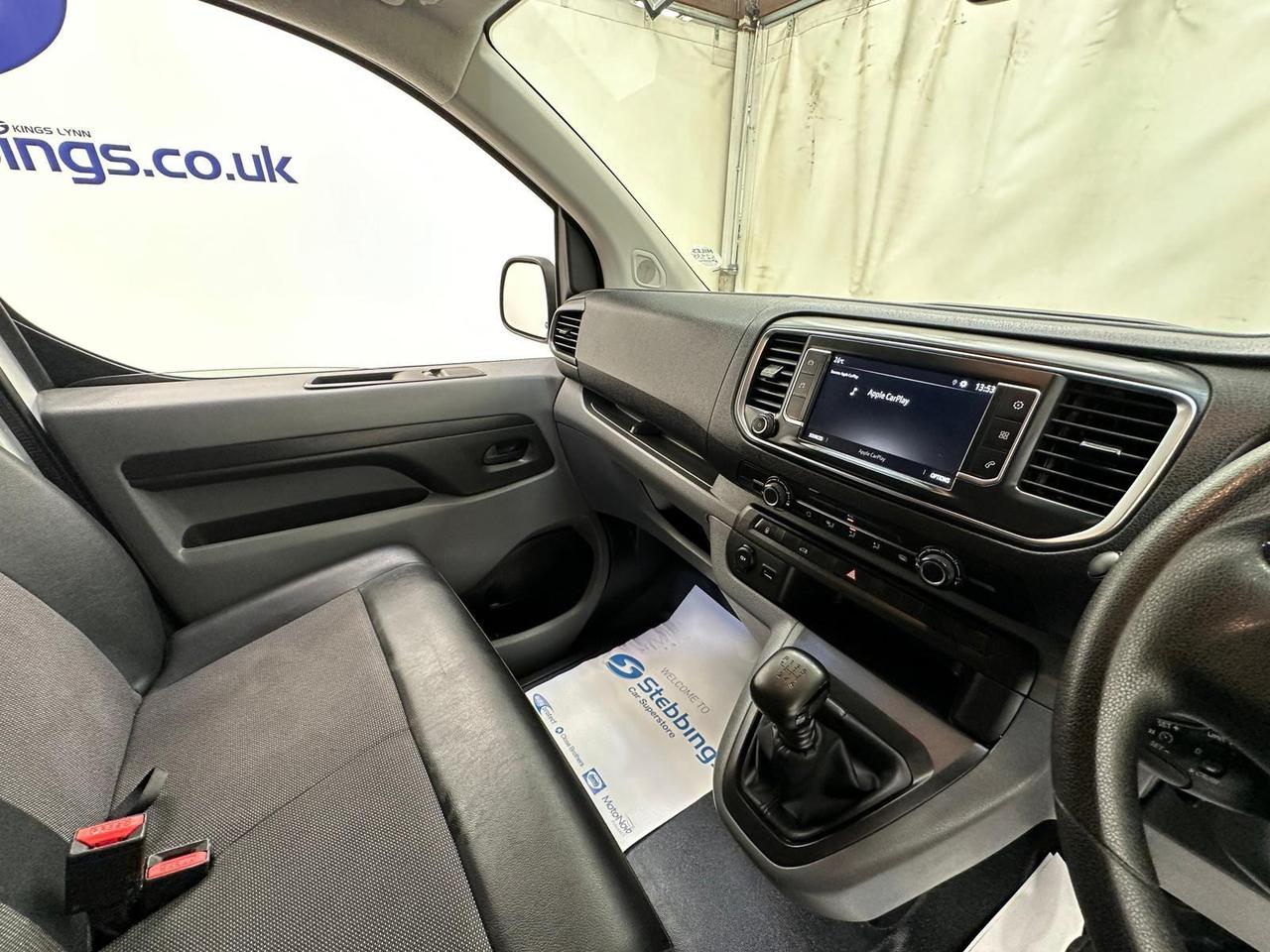 Vauxhall Vivaro DT70GHH