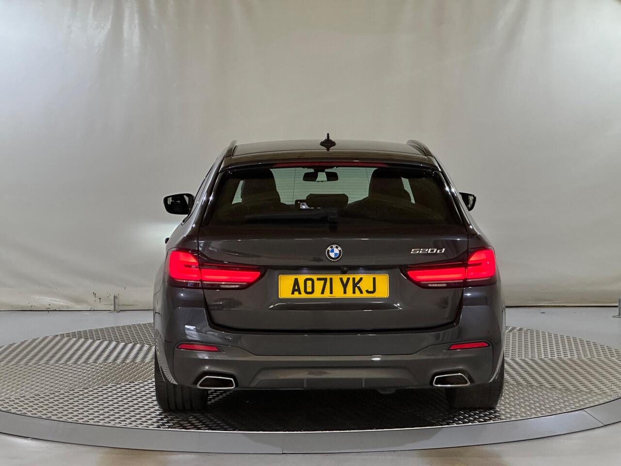 BMW 5 Series AO71YKJ
