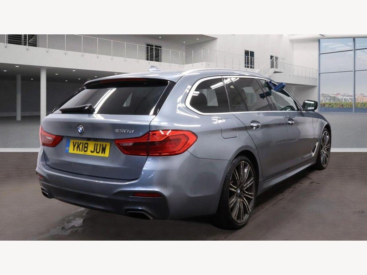 BMW 5 Series YK18JUW