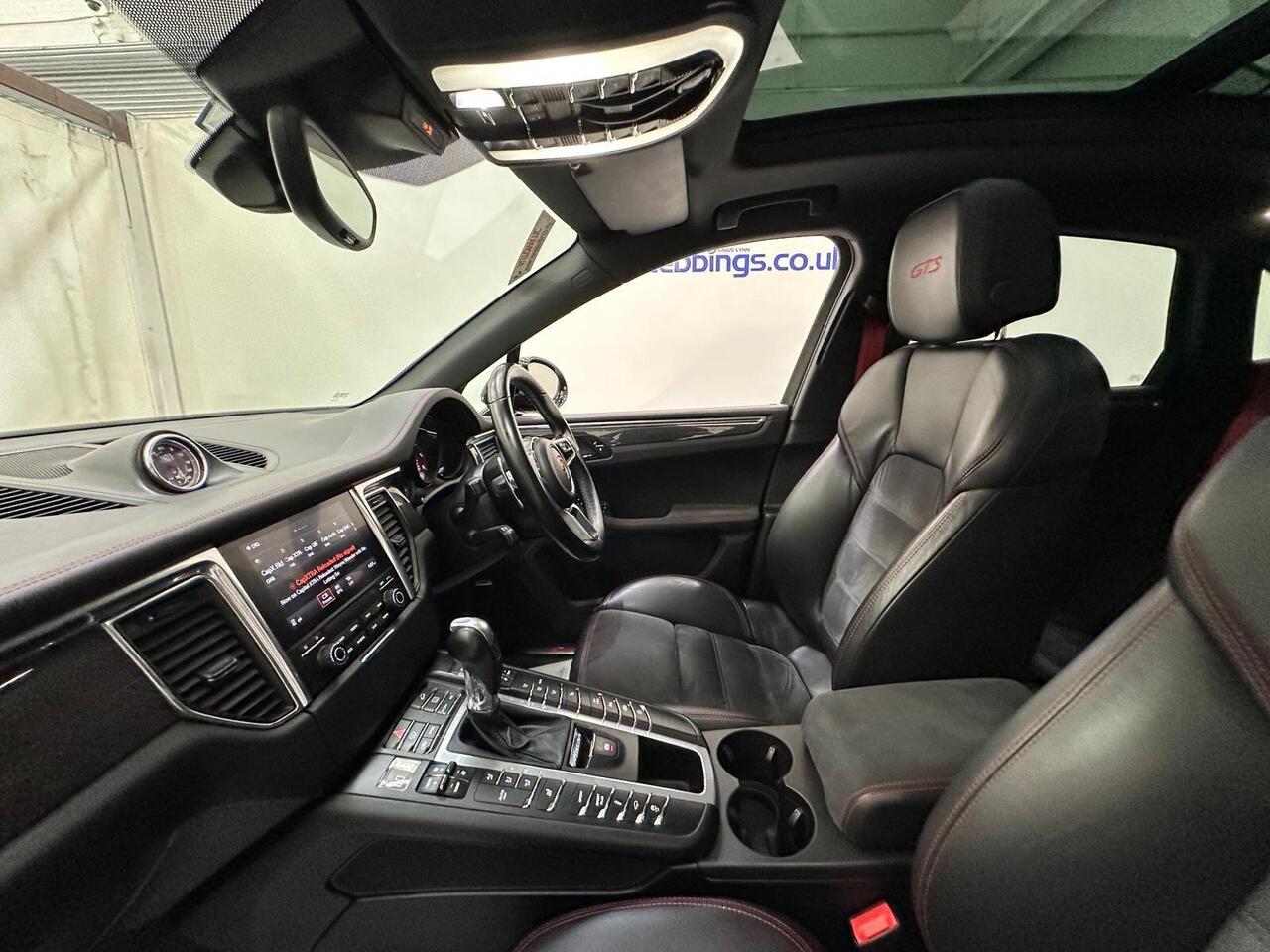 Porsche Macan WM66DZS