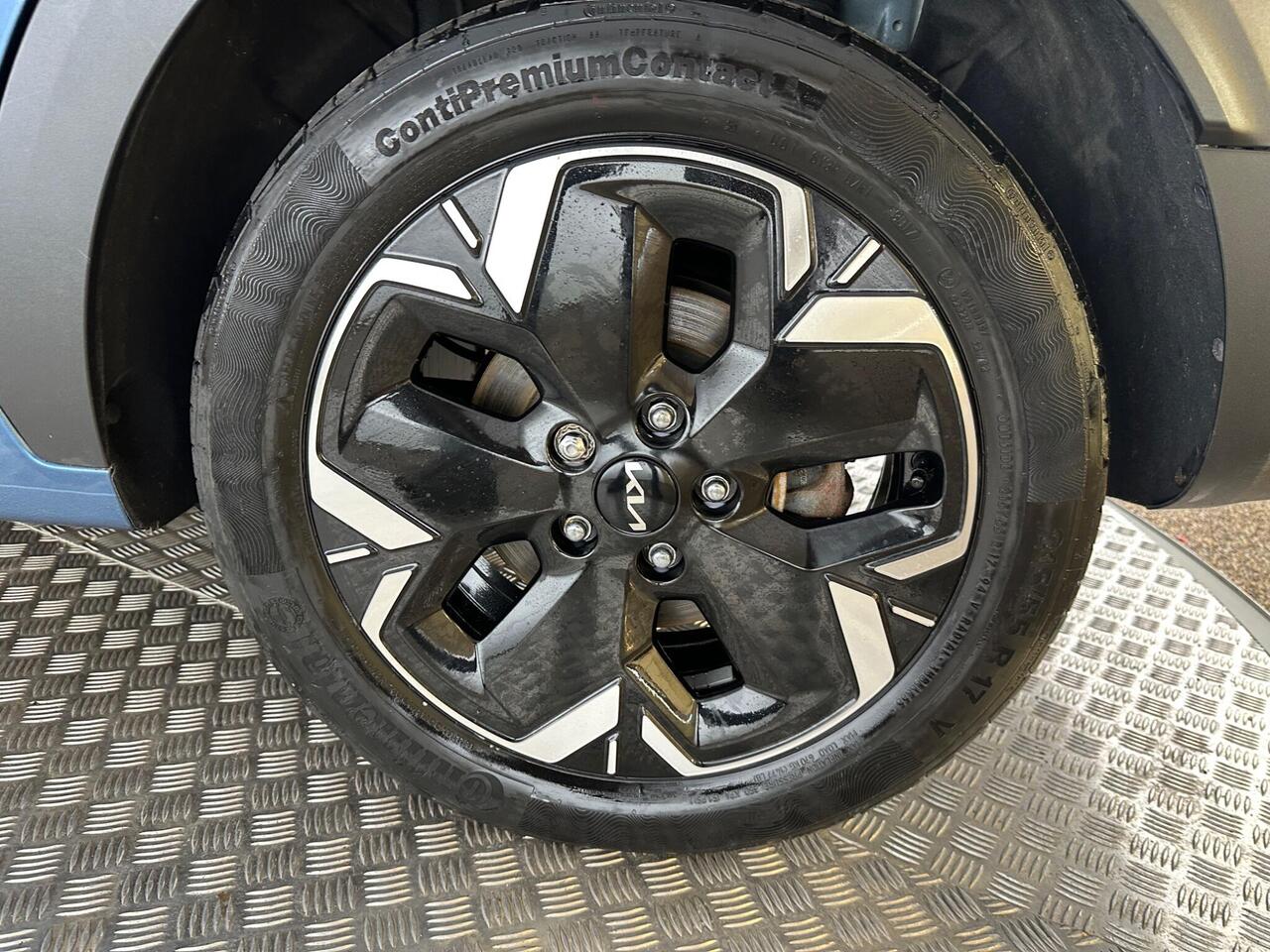 Kia Niro LS73XAX