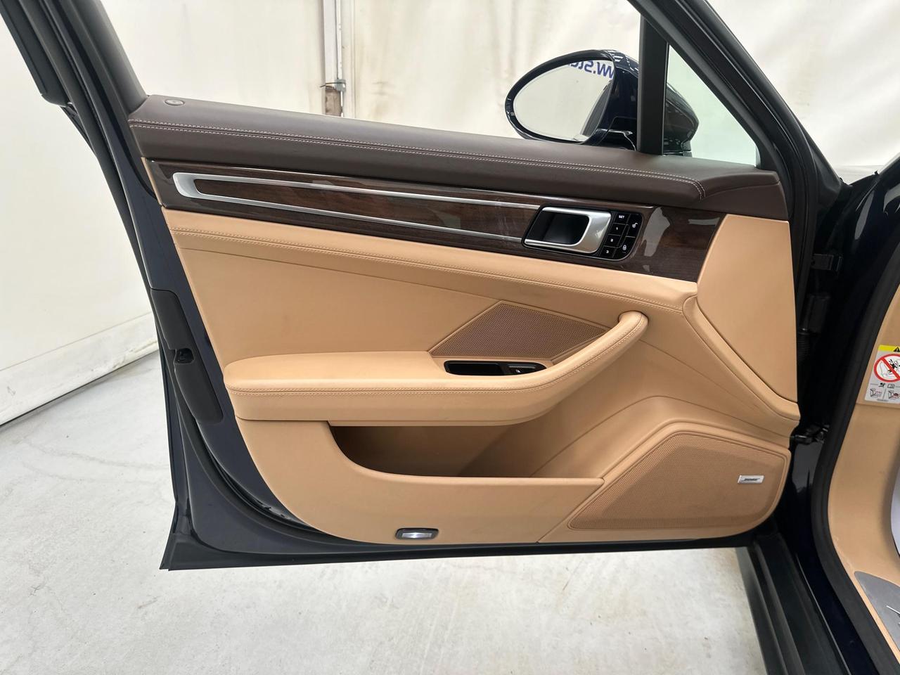 Porsche Panamera LA17VFV