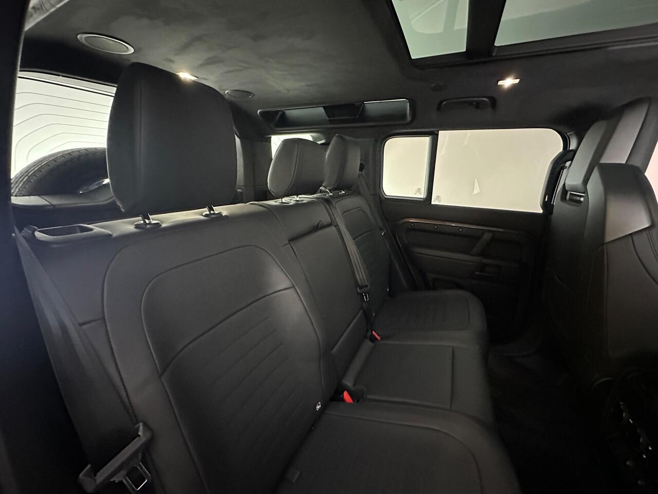 Land Rover Defender 110 FY25UTL