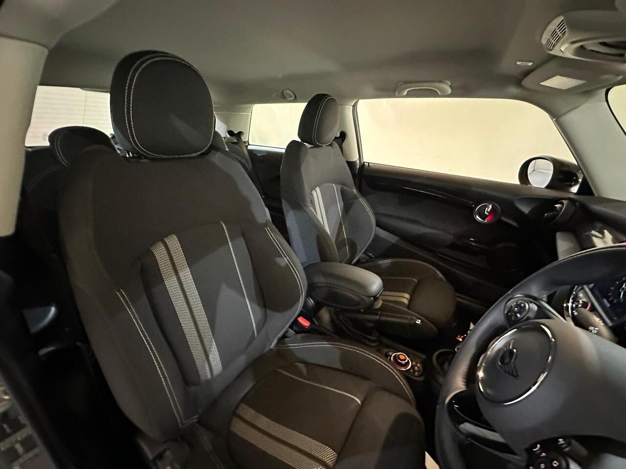 MINI Hatch EA70YLB