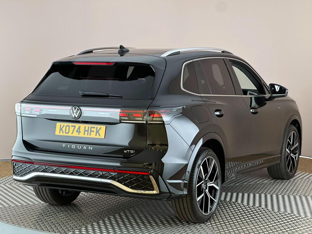 Volkswagen Tiguan KO74HFK