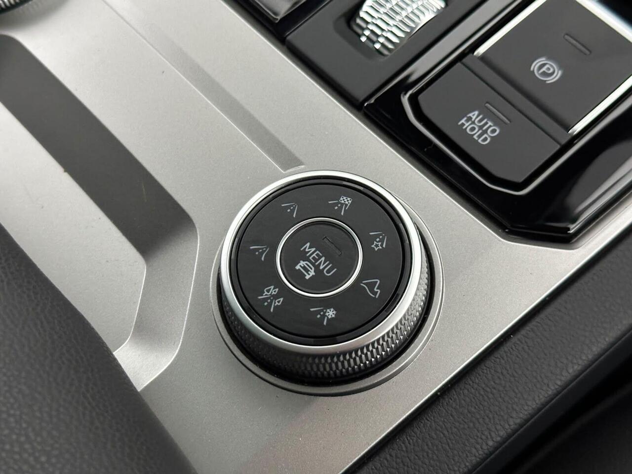 Volkswagen Touareg KY69UHS