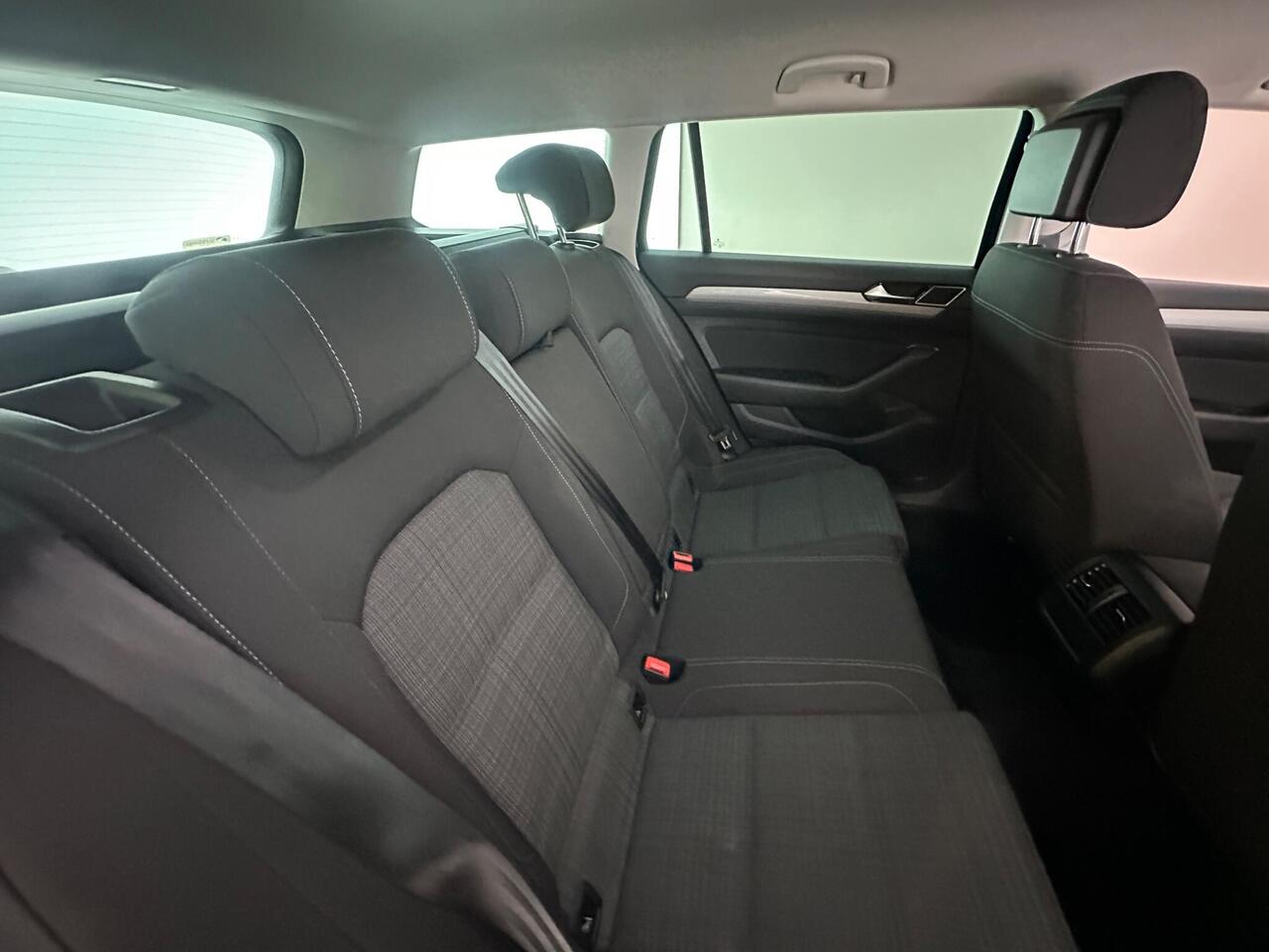 Volkswagen Passat YC71RXO