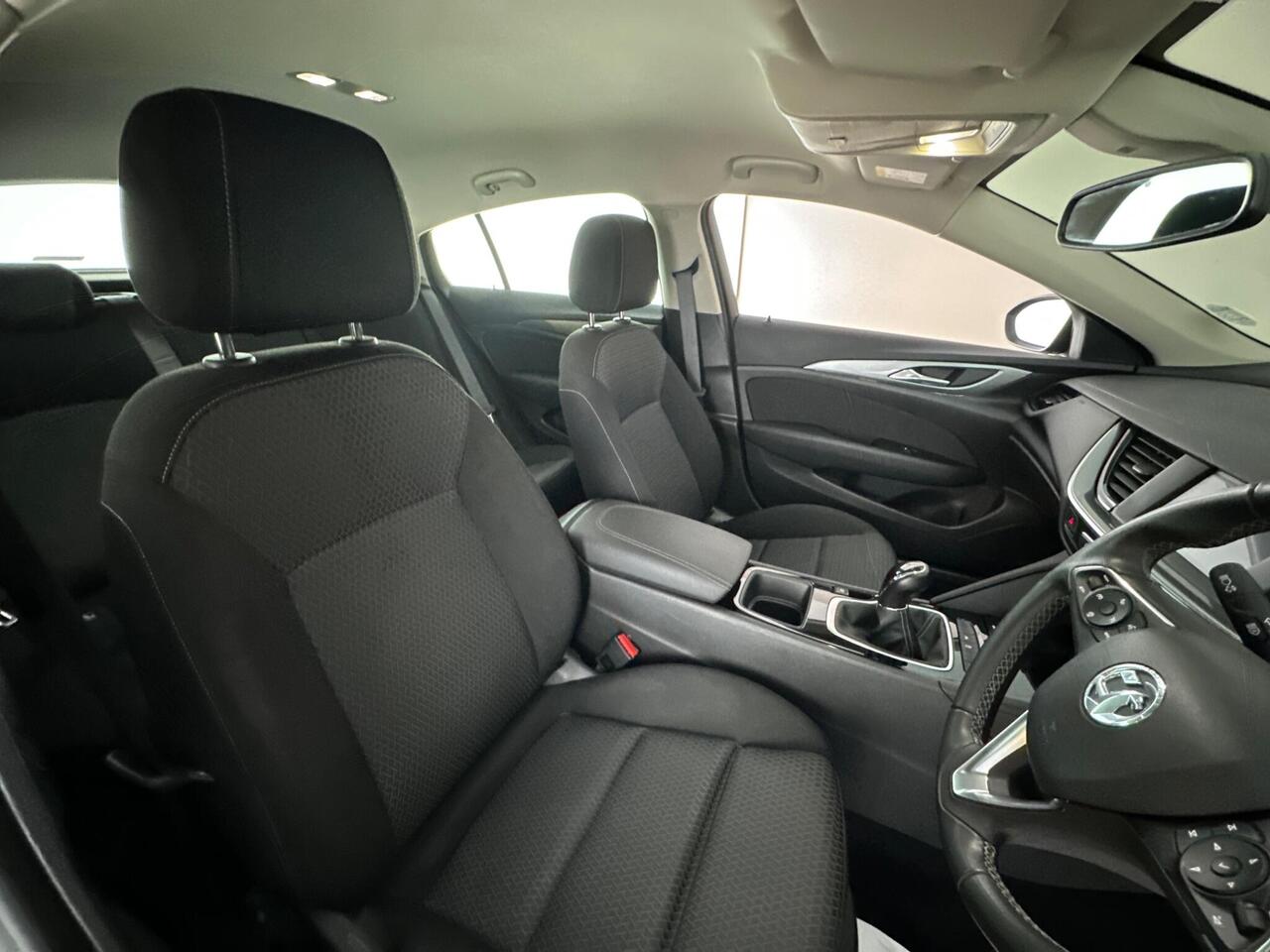 Vauxhall Insignia VO71HRZ