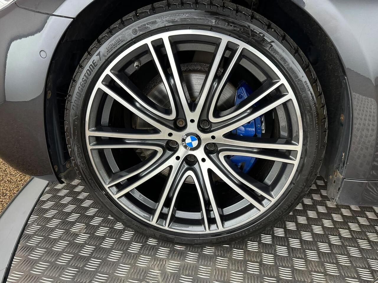 BMW 5 Series YJ19VDG