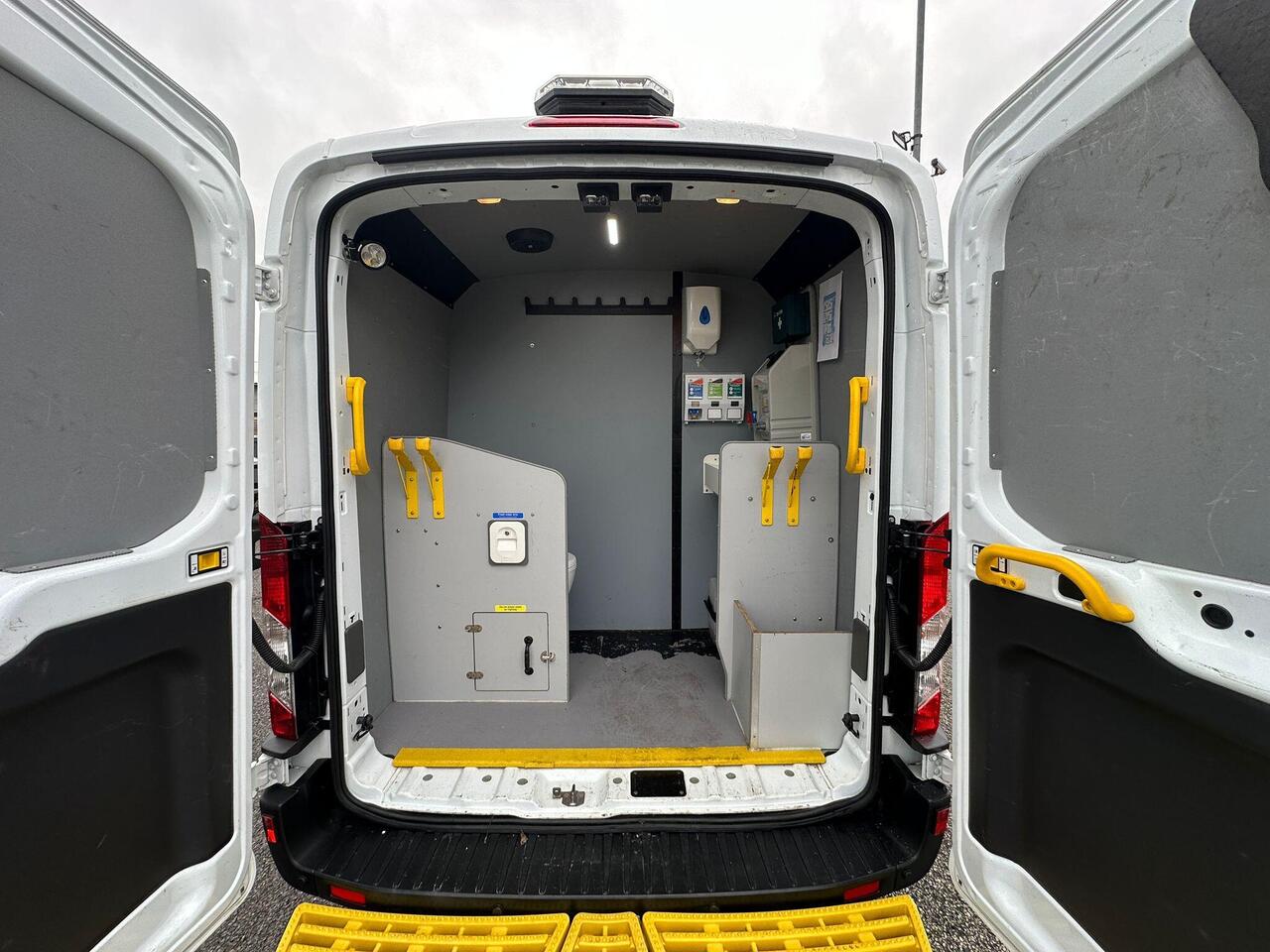 Ford Transit WP72GWJ