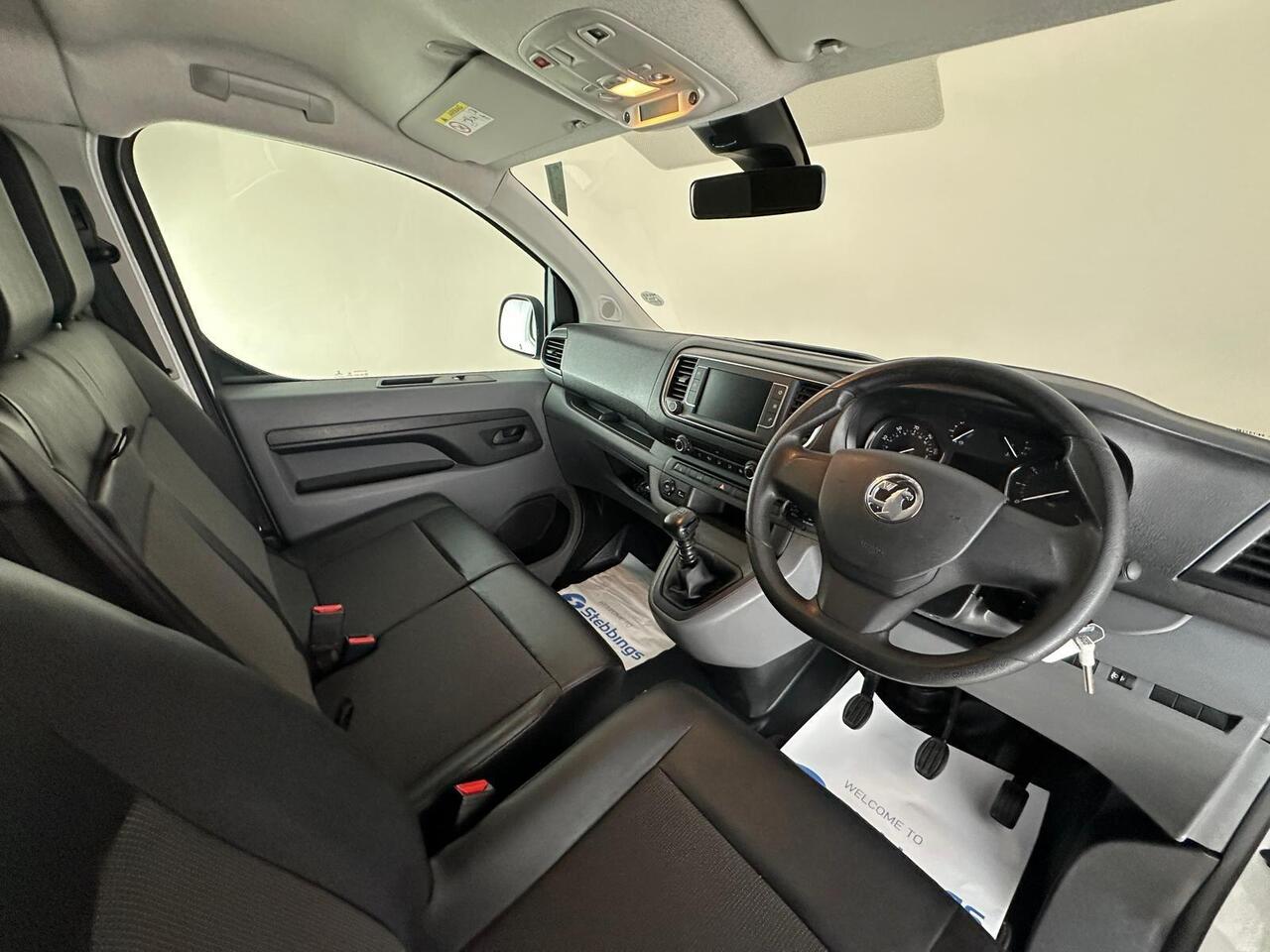 Vauxhall Vivaro MJ69FPE