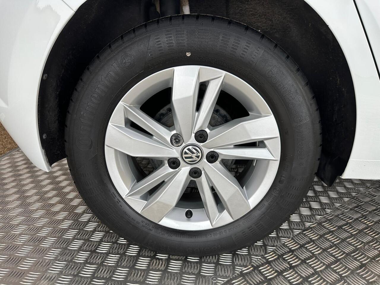 Volkswagen Polo AW19CXP